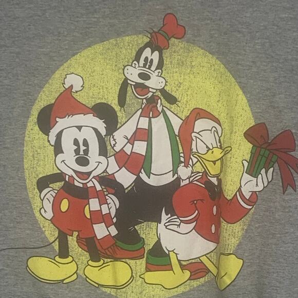 Mickey and Friends Disney Christmas T Shirt XL Gray Goofy Donald Duck Mickey - Picture 2 of 7